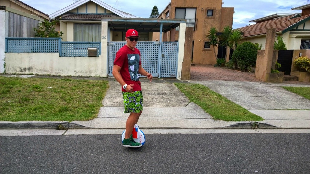 Airwheel; unicycle