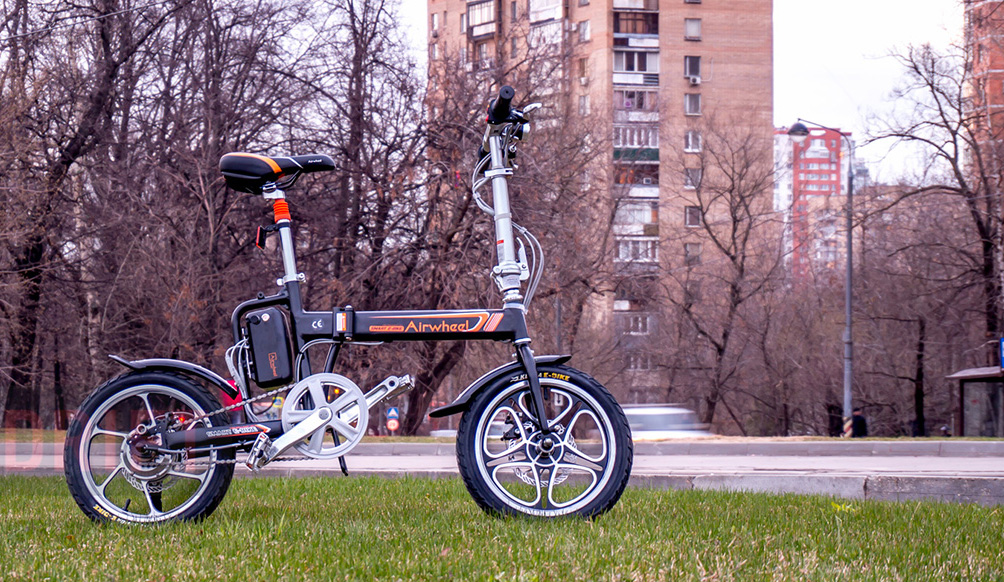 Airwheel R5 electric assist bike